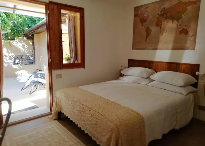 Benjamin Room